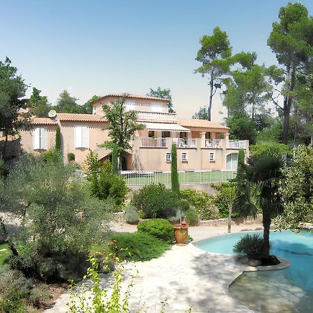 Villa Spacieuse Avec Piscine A Saint Maximin Экстерьер фото