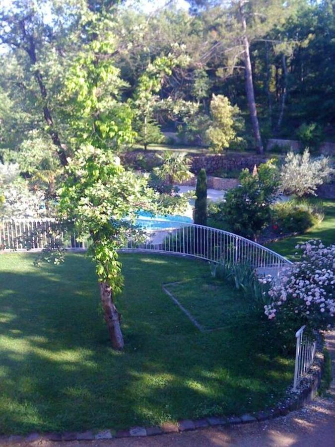 Villa Spacieuse Avec Piscine A Saint Maximin Экстерьер фото