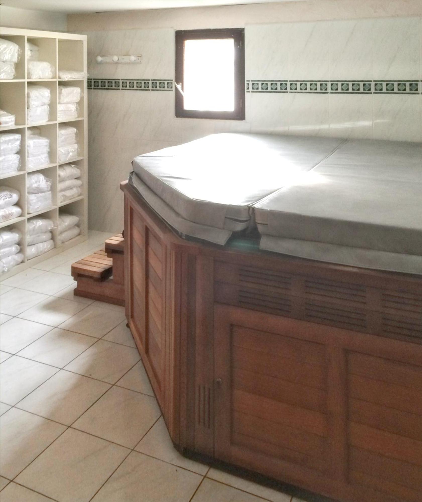 Villa Spacieuse Avec Piscine A Saint Maximin Экстерьер фото